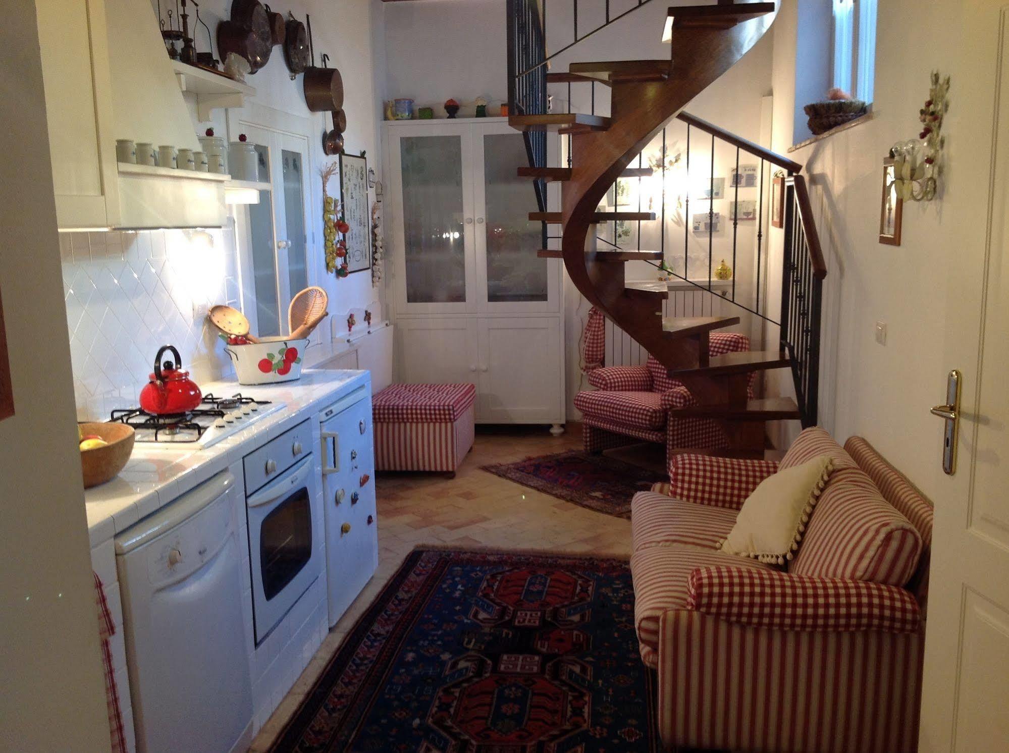 B&B Michelangeli - Private Parking Орвието Екстериор снимка